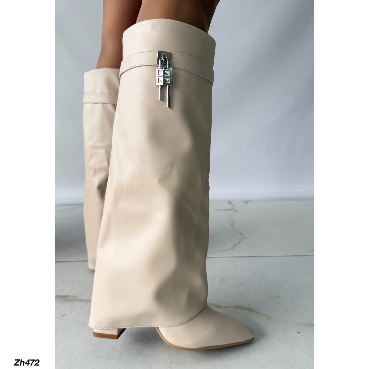Bota caña alta beige doblez detalle plateado tacon 10cm HX3079-B9527
